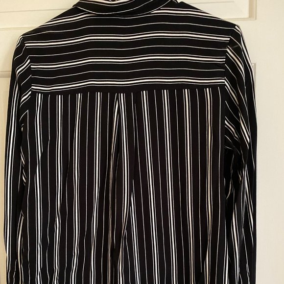 H&M Pin Striped Long Sleeve Button Down Shirt - Picture 3 of 7